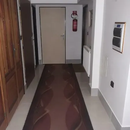 Privát Tibo *